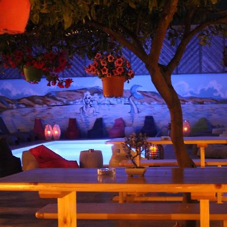 Siren Rooms And Apartments Paros Esterno foto