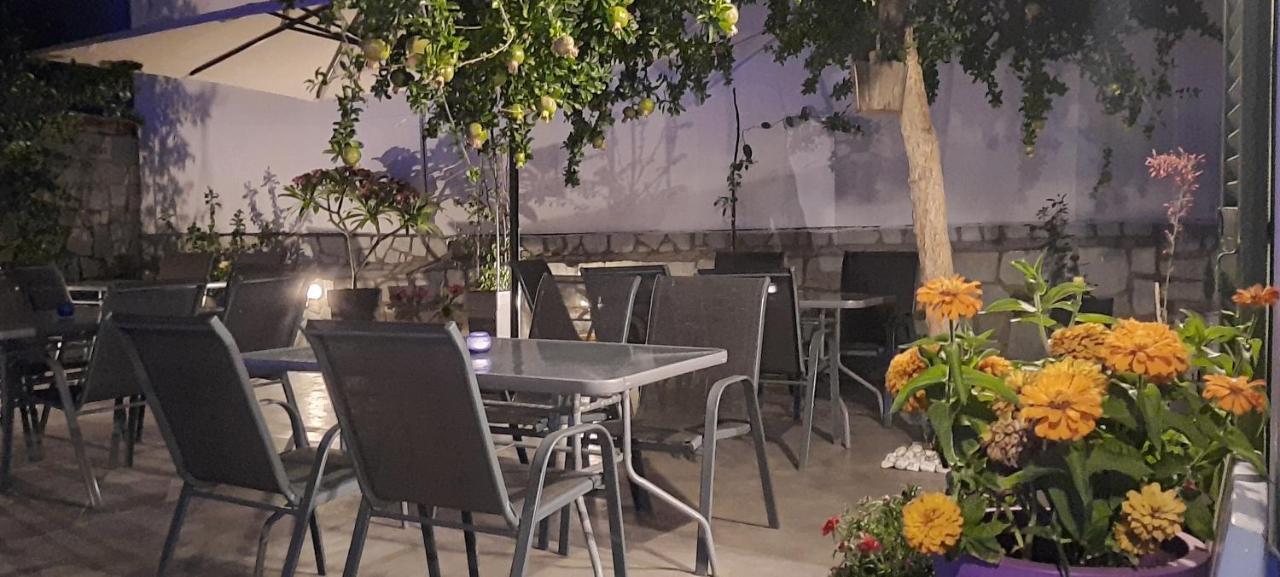 Siren Rooms And Apartments Paros Esterno foto