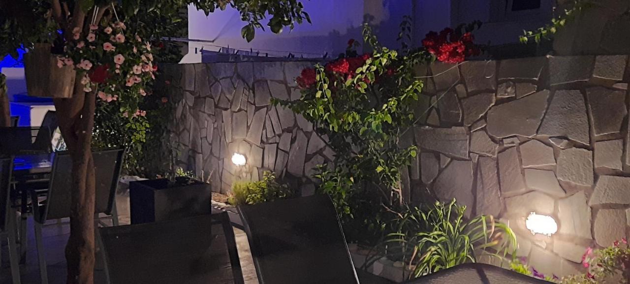 Siren Rooms And Apartments Paros Esterno foto