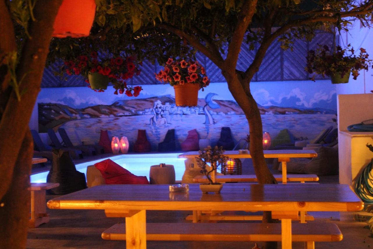 Siren Rooms And Apartments Paros Esterno foto