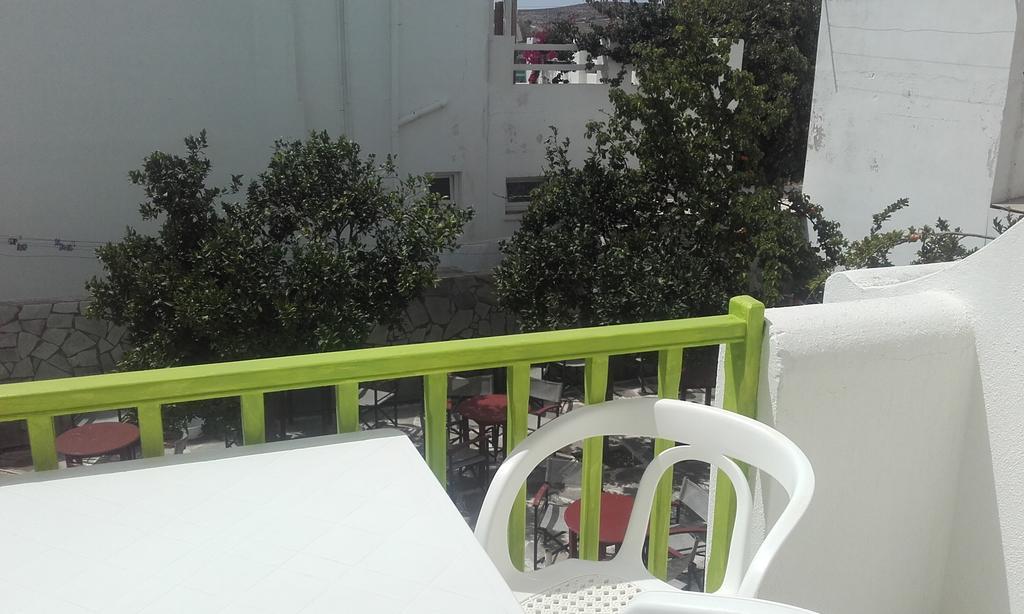 Siren Rooms And Apartments Paros Esterno foto