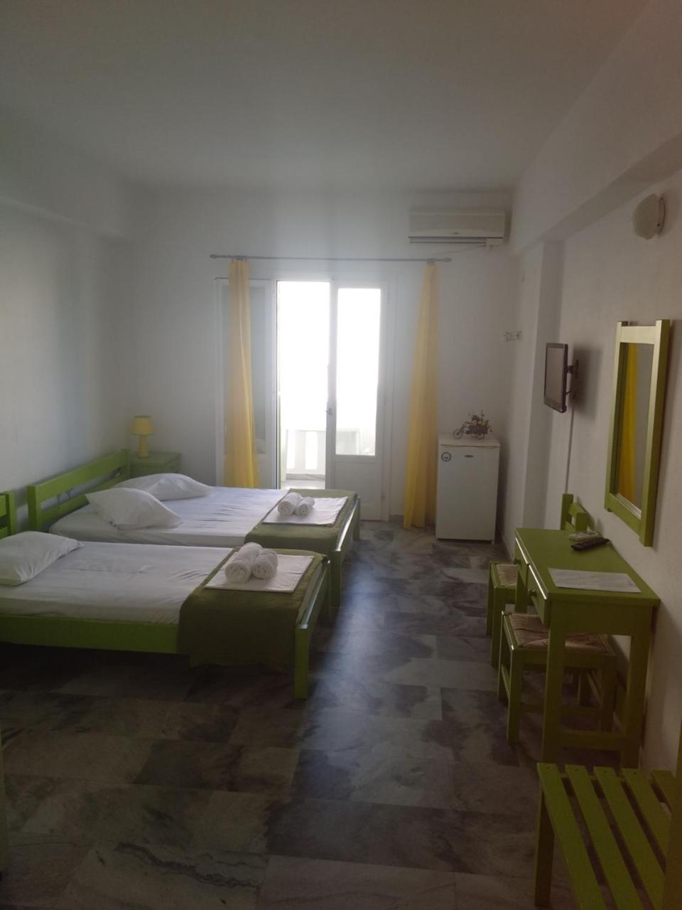 Siren Rooms And Apartments Paros Esterno foto