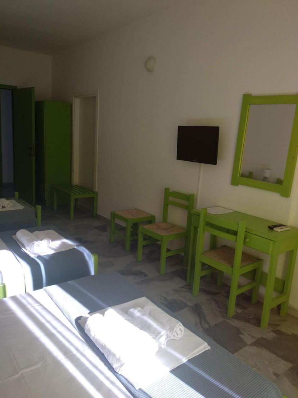 Siren Rooms And Apartments Paros Esterno foto